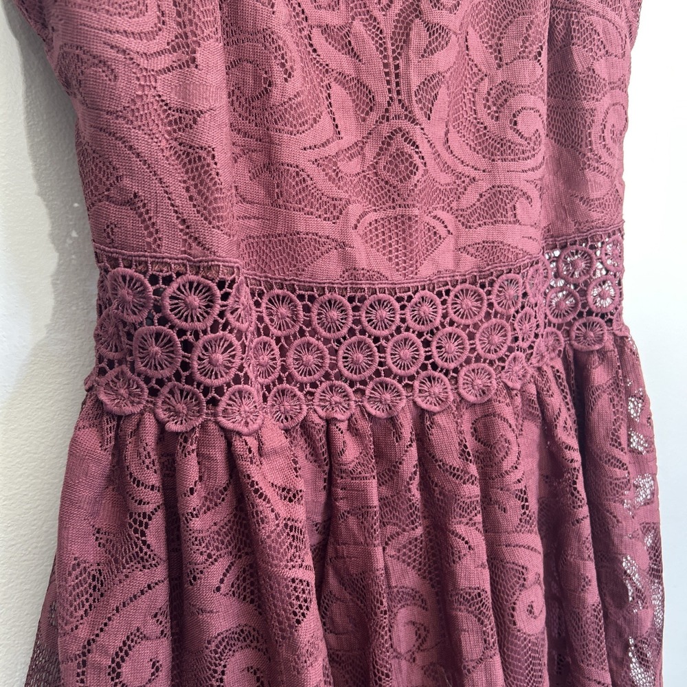 Charlette Russe Size L Lace Burgundy Dress See Through Waist Flowy - Picture 5 of 16
